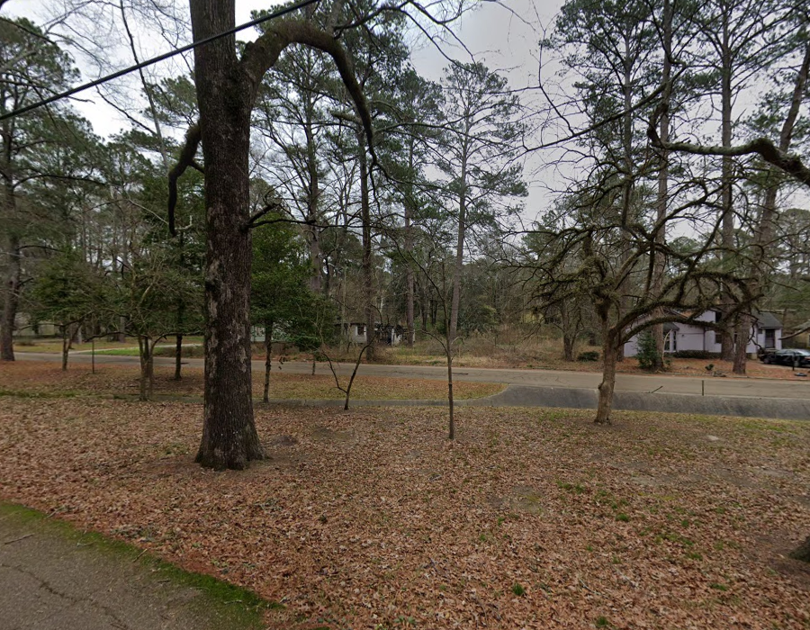 Mississippi, Hinds County, 0.27 Acres Alta Woods Park, Lot 29. TERMS $98/Month